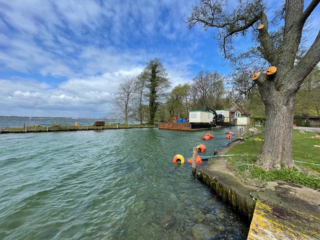 Kaninchen Werder is een eiland ter grootte van 0,37 km², gelegen in het binnenmeer van Schwerin.
In opdracht van de gemeente Schwerin hebben wij reeds baggerwerkzaamheden uitgevoerd.